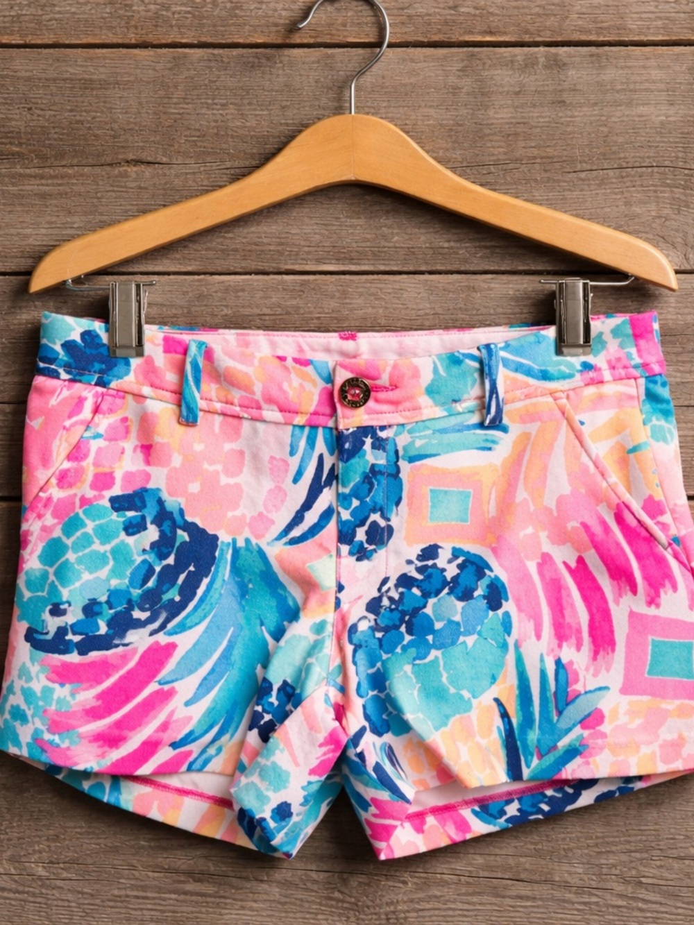 Lilly Pulitzer Callahan stretch shorts size 4 goombay smash pineapple oversized - Picture 2 of 7
